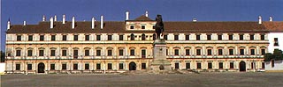 Bragança Palace.JPG (15977 bytes)